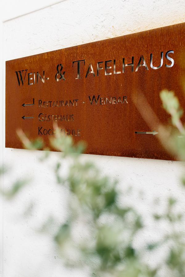Отель Wein- & Tafelhaus Триттенхайм Экстерьер фото