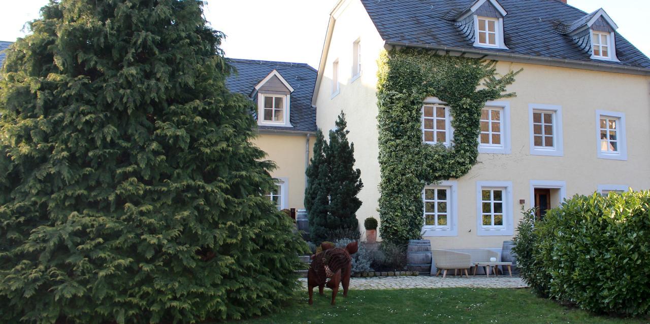 Отель Wein- & Tafelhaus Триттенхайм Экстерьер фото